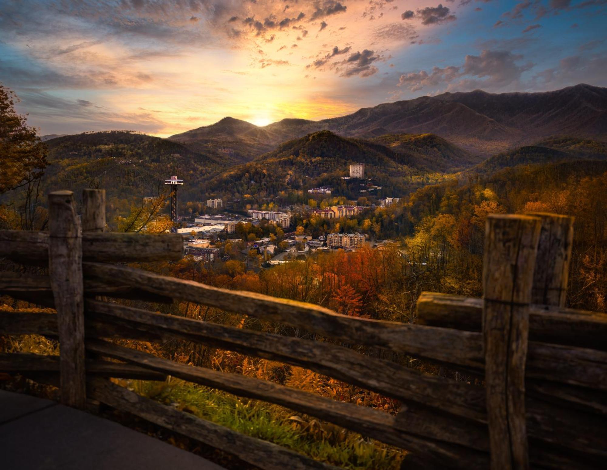 Majestic Splash- 8 Bedroom, Indoor Pool, Hot Tub, 1089 Free Tickets Each Paid Day, Dollywood Sevierville Exterior foto