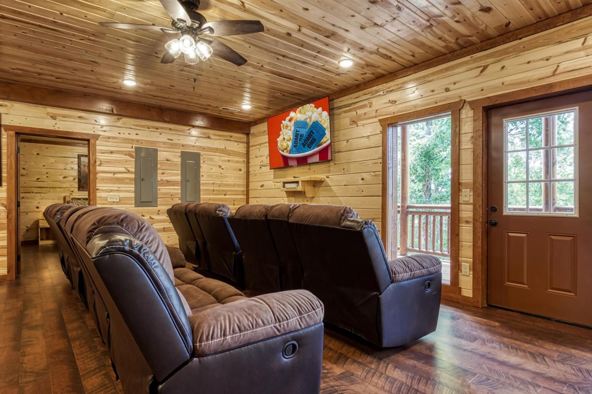 Majestic Splash- 8 Bedroom, Indoor Pool, Hot Tub, 1089 Free Tickets Each Paid Day, Dollywood Sevierville Exterior foto